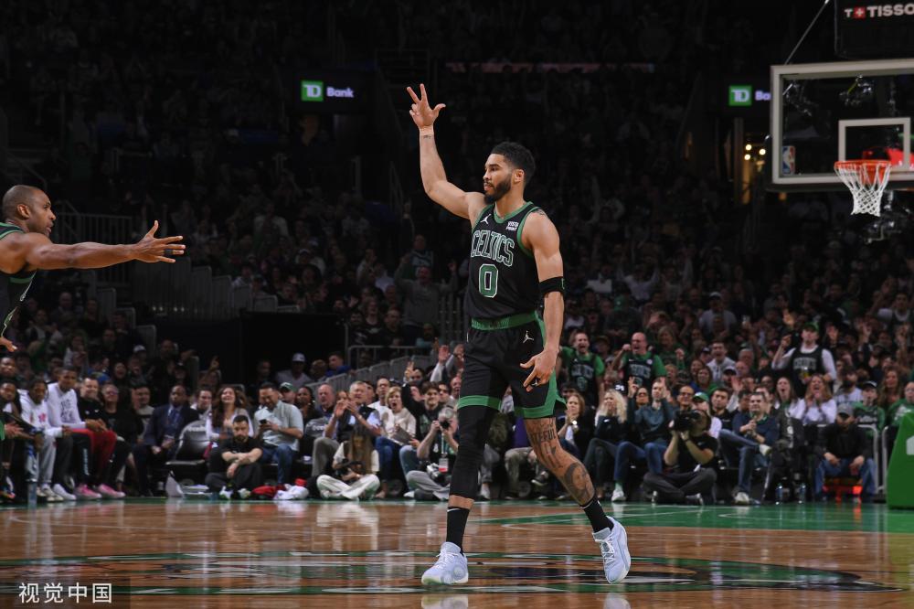 为核心的女 为核心的女